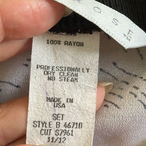 Vintage 90s Melrose Black & White Leaf Motif Button Front Rayon Blouse - Picture 8 of 8